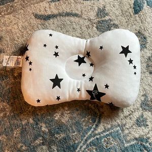 Baby flat head prevention pillow